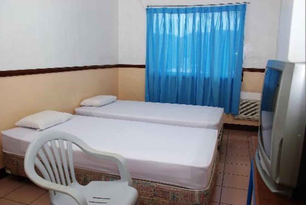 Gv Hotel - Maasin Maasin  Exteriör bild
