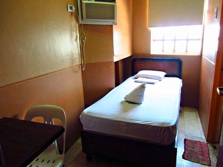 Gv Hotel - Maasin Maasin  Exteriör bild